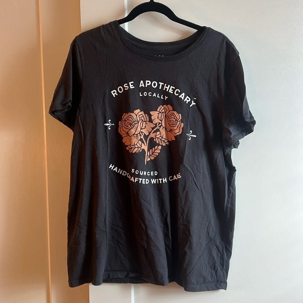 Official Schitt’s Creek Rose Apothecary T-shirt